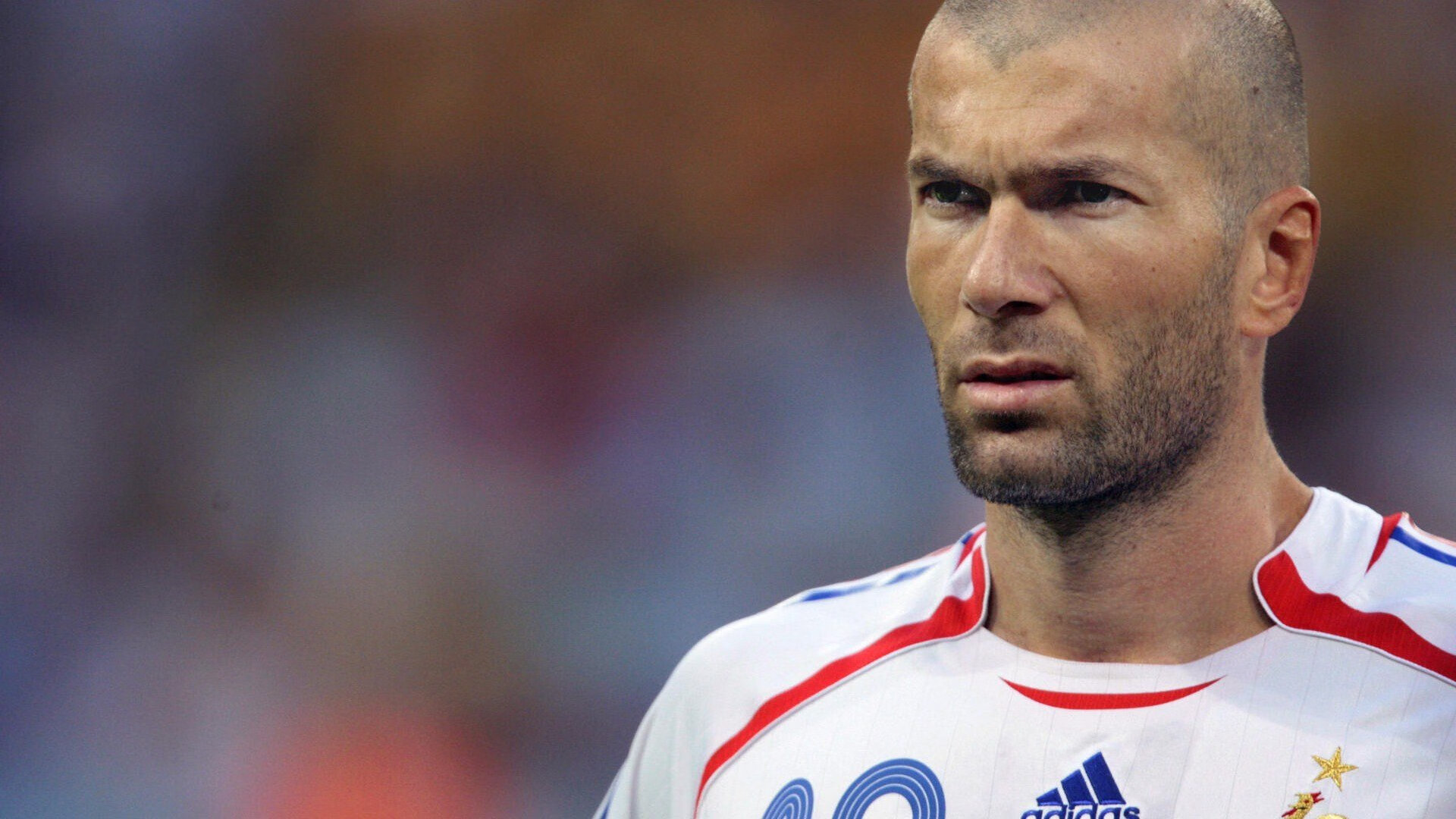 体坛神话崩裂,郑钦文亏损创英超纪录
